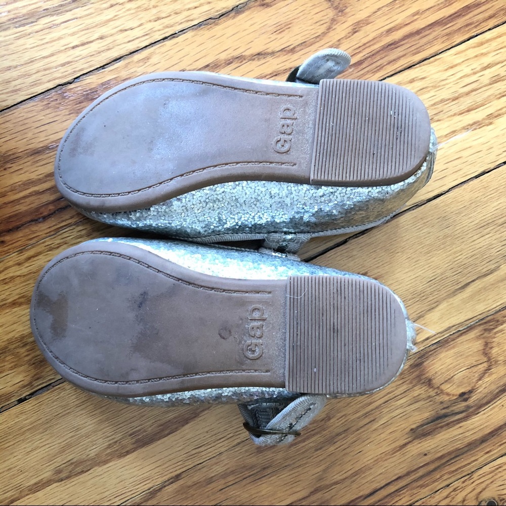 Shoes - Picture 4 of 4